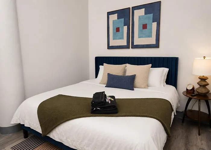 Luxury 6br Group In Mccormick - Sleeps 12 Apartment Chicago