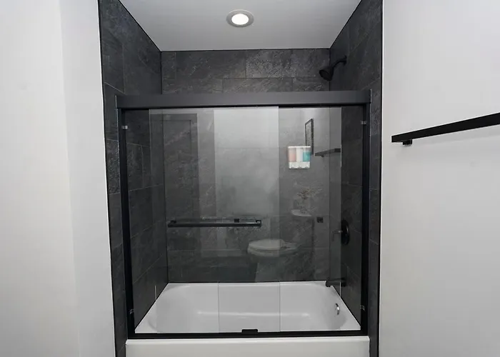 Apartment Luxury 6br Group In Mccormick - Sleeps 12