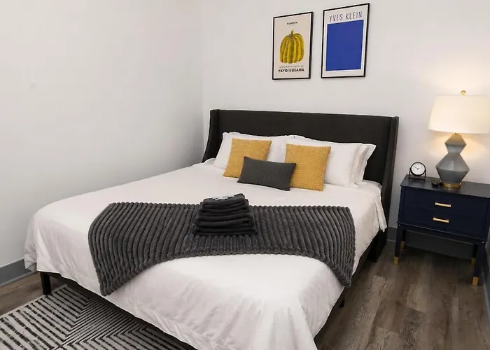 Luxury 6br Group In Mccormick - Sleeps 12 Apartment Chicago