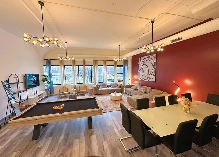 Luxury 6br Group In Mccormick - Sleeps 12 Chicago